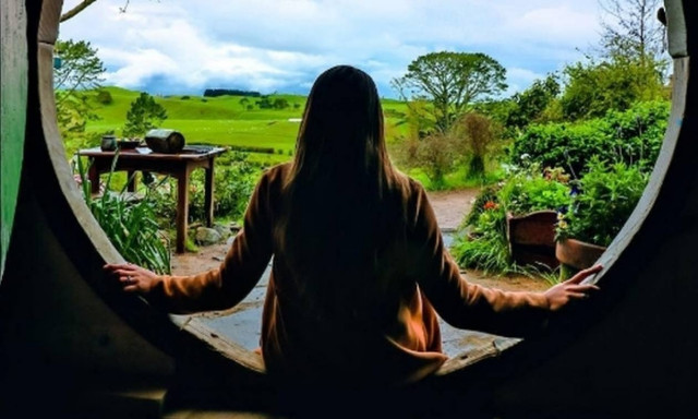 Η «παραμυθένια» ζωή 24χρονης που βγάζει 5.000 δολάρια τον μήνα ενώ ταξιδεύει τον κόσμο