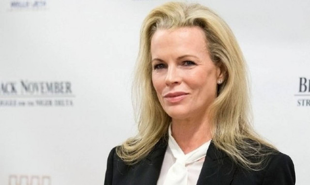 Kim Basinger: Η topless φωτογράφιση της κόρης της