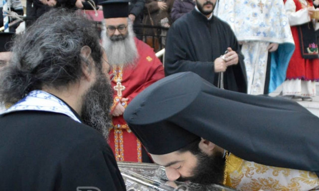 Τα Ιερά Λείψανα του Αγίου Ευαγγελιστού Λουκά στο Πέραμα