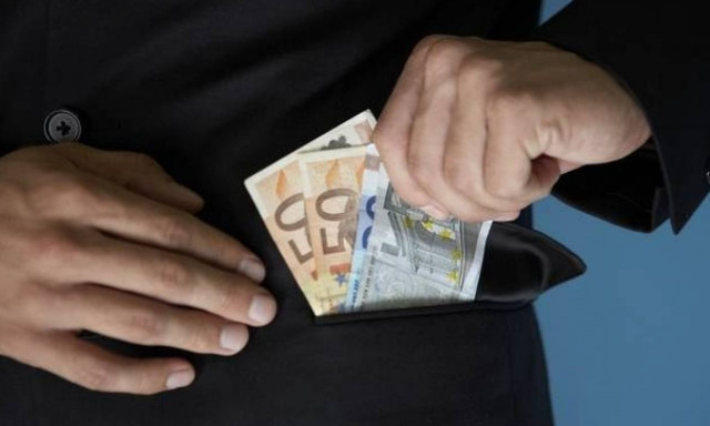 Απίστευτο ποσό έκλεψε υπάλληλος εστιατορίου στην Αγία Νάπα! Άδειασε το ταμείο κι έγινε καπνός