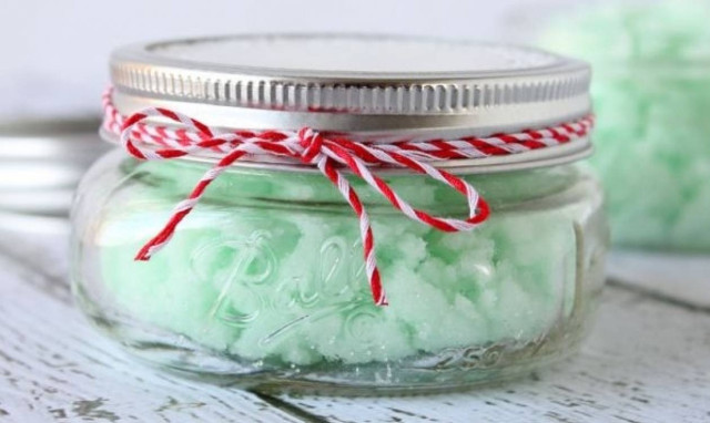 DIY: Χριστουγεννιάτικο οικονομικό δωράκι για τη φίλη, την κουμπάρα ή την αδερφή σας!