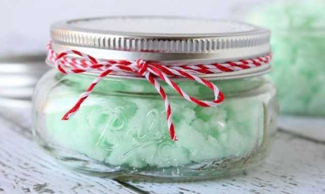 DIY: Χριστουγεννιάτικο οικονομικό δωράκι για τη φίλη, την κουμπάρα ή την αδερφή σας!