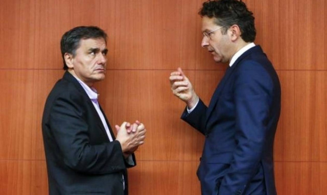 Bloomberg: Η Ευρώπη να δείξει αποφασιστικότητα για το ελληνικό χρέος