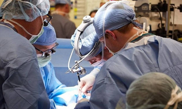 ΗΠΑ: Σιαμαία κοριτσάκια διαχωρίστηκαν επιτυχώς έπειτα από επέμβαση 17 ωρών! (pics)