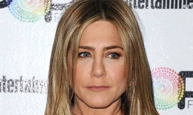 Oι φήμες για το γάμο της Jennifer Aniston και τα παραπανίσια κιλά