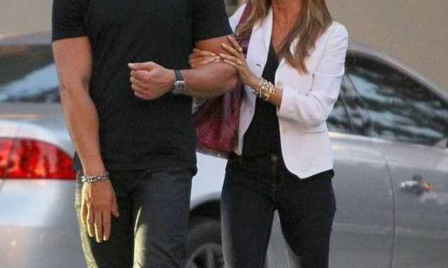 Το πιο σέξι ζευγάρι του Hollywood περιμένει το πρώτο του παιδάκι μέσω παρένθετης μητέρας