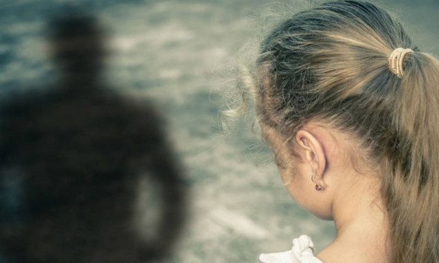 ΣΟΚ: Μαθήτρια κατήγγειλε πως την βίασε ο αδερφός της