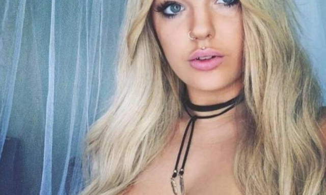 Εικοσάχρονη βγάζει σε δημοπρασία τα οπίσθιά της