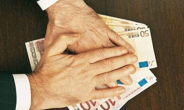 «Πόρτα» στον ακατάσχετο λογαριασμό από τους θεσμούς