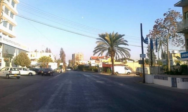 Φρίκη στη Λευκωσία: 26χρονος πέταξε από το μπαλκόνι του τρίτου ορόφου σκύλο