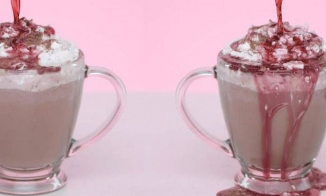 Το ποτό των φετινών διακοπών: Ζεστή σοκολάτα με κόκκινο κρασί!