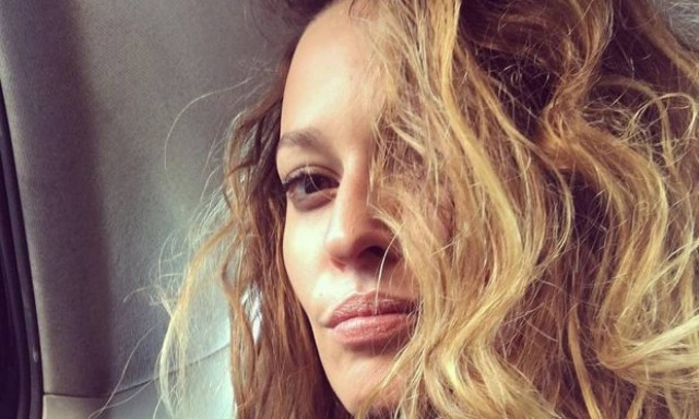 Η Σίσσυ Χρηστίδου έχει αδυνατίσει φοβερά. Δες την με στενή ολόσωμη φόρμα