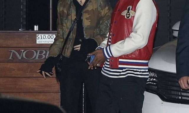 To πιο διάσημο και σέξι κορίτσι της showbiz μόλις επιβεβαίωσε τη σχέση του