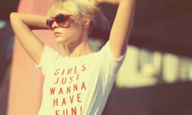 «Μπαμπά, θα πάω για καφέ μ’έναν φίλο μου…» (Φίλος; Μα δεν υπάρχουν φίλοι!!!), ο Νίκος Συρίγος γράφει