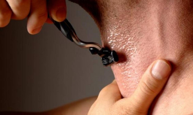 Το νέο δόγμα της κυβέρνησης Τσίπρα: Πάρτε ψίχουλα, πριν σας... ξυρίσω κόντρα!