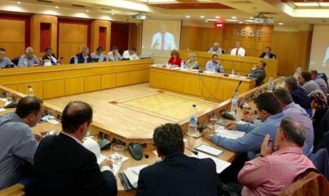 ΚΕΔΕ: Μειωμένο ΦΠΑ για νησιωτικούς και ορεινούς δήμους