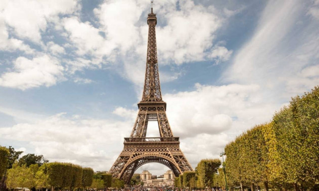 Κλειστός ο Πύργος του Άιφελ λόγω απεργίας του προσωπικού του