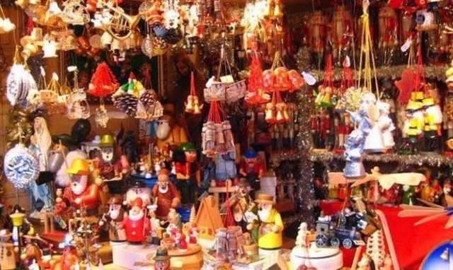 Εορταστικό ωράριο Χριστουγέννων 2016: Ποια Κυριακή θα είναι ανοιχτά τα καταστήματα