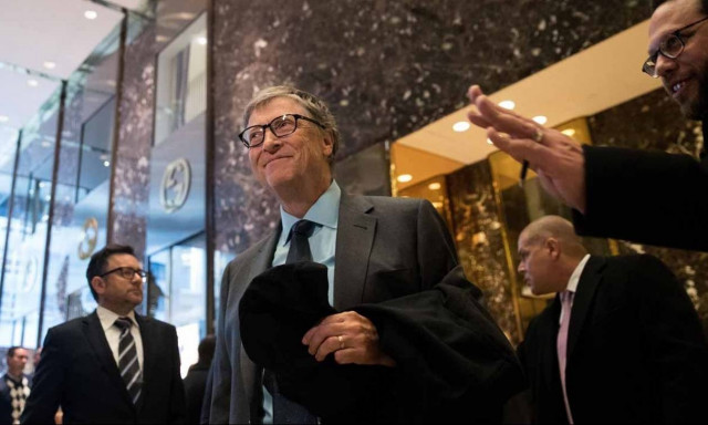 Μπιλ Γκέιτς σε Τραμπ: Καν' το όπως ο Τζ. Φ. Κένεντι! (video)