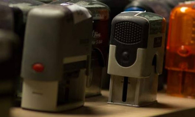 Νέο χαράτσι για μισθωτούς και ελεύθερους επαγγελματίες