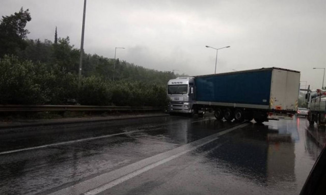 Θεσσαλονίκη: Αποκαθίσταται σταδιακά η κυκλοφορία στην Εθνική Οδό