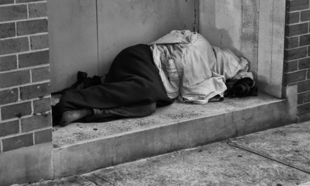 Σοκ στη Σερβία: 12χρονοι έκαψαν ζωντανό έναν άστεγο