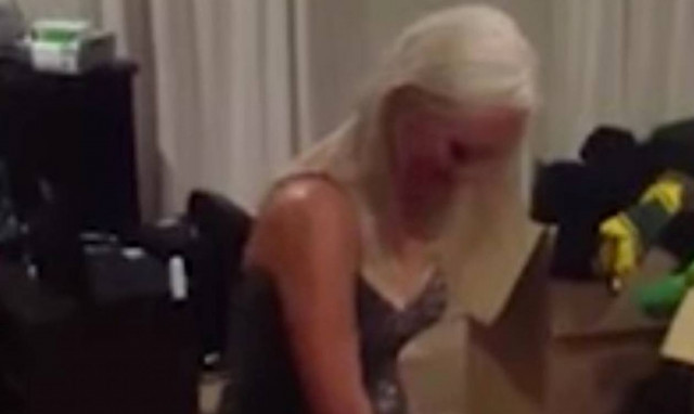 Το ακατάλληλο βίντεο που σόκαρε το διαδίκτυο: Τα έβγαλε όλα και πυροβόλησε τον κόλπο της!