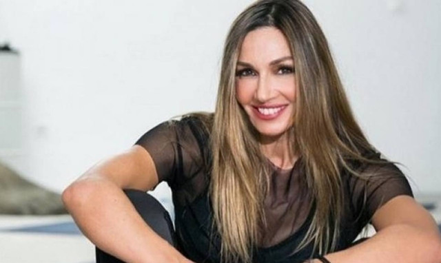 Ελένη Πετρουλάκη: Το στολισμένο τραπέζι και οι λιχουδιές που δεν μπορεί να αντισταθεί!