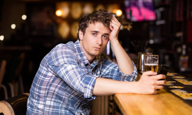 Ξεροσφύρι: Ένας καλός λόγος για να βάλεις τα κλάματα μέσα στο μπαρ