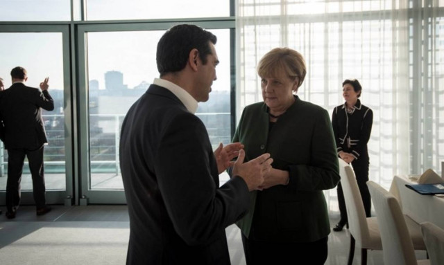 Τσίπρας σε Μέρκελ: Πρέπει να ολοκληρωθεί η αξιολόγηση – Προβληματισμός για το ΔΝΤ