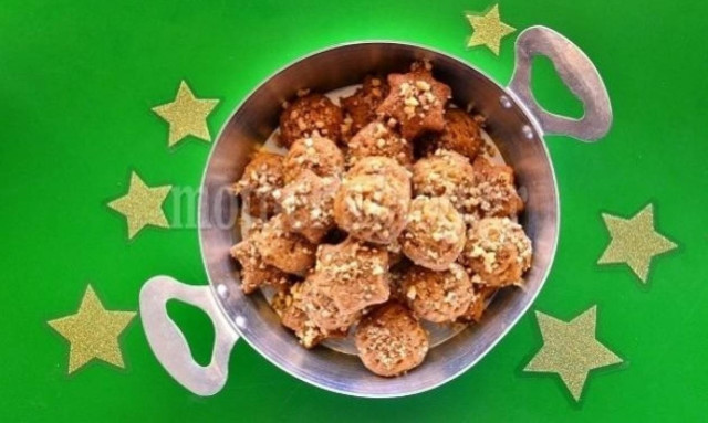 Παραδοσιακά μελομακάρονα και συμβουλές για απόλυτη επιτυχία από τον Γιώργο Γεράρδο