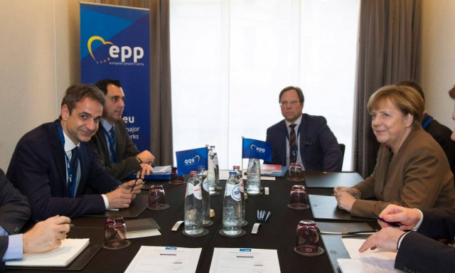 Σύντομο τετ-α-τετ Μέρκελ με Μητσοτάκη: Πότε θα γίνει η συνάντηση στο Βερολίνο