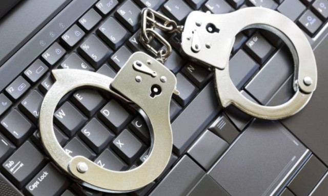 Σοκ: Αλλοδαπός διακινούσε υλικό παιδικής πορνογραφίας στο διαδίκτυο