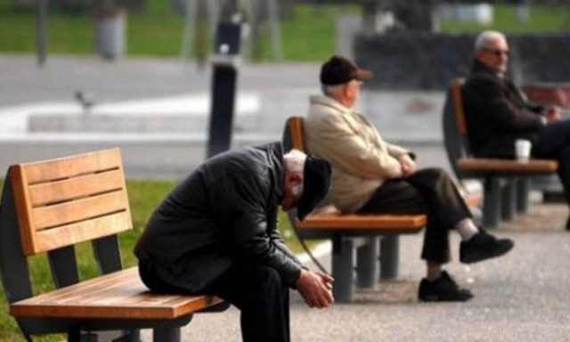 ΤΩΡΑ ψαλίδι 50% στο ΕΚΑΣ, δώρον άδωρον το επίδομα Τσίπρα