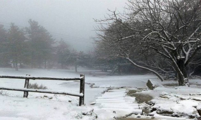 Χιονίζει ΤΩΡΑ στην Αττική – Δείτε Live εικόνα