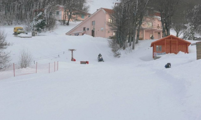 Κακοκαιρία: Χιονοθύελλα στο Πήλιο - Κλειστό το χιονοδρομικό