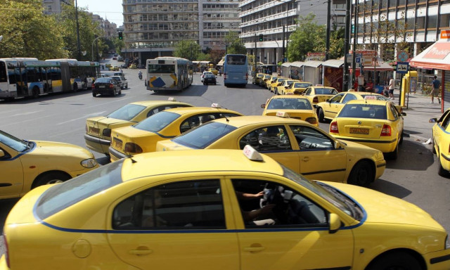 Ρεκόρ συλλήψεων οδηγών στο κέντρο της Αθηνας