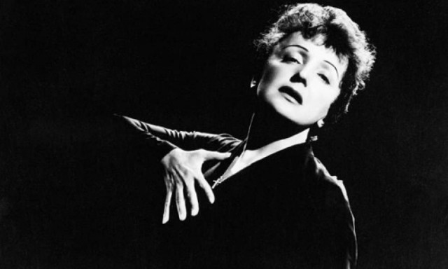 Σαν σήμερα το 1915 γεννήθηκε η γαλλίδα τραγουδίστρια και ηθοποιός Εντίθ Πιάφ