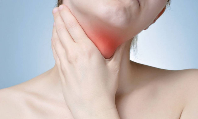 Είναι φαρυγγίτιδα ή λαρυγγίτιδα; Δείτε τα συμπτώματα και πώς αντιμετωπίζονται