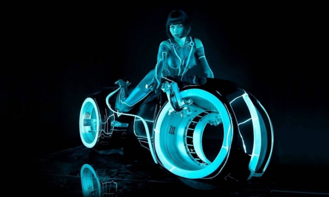 Μια hoover bike για να πας βόλτα την Olivia Wilde