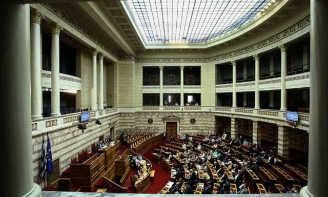 Amendment on postponement of VAT increase on islands to be tabled in Parliament