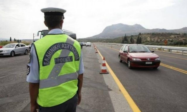 Σοβαρό τροχαίο στα Ιωάννινα - Νταλίκα παρέσυρε δύο γυναίκες (pic)