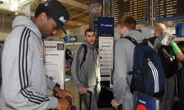 Αναχώρησε για Μιλάνο (vids+pics)