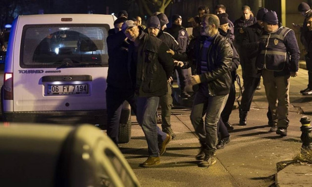 Τουρκία: Ένοπλος επιχείρησε να εισβάλει στην πρεσβεία των ΗΠΑ στην Άγκυρα (video)