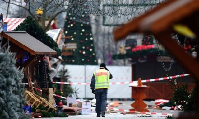 Χριστούγεννα με το δάχτυλο στη σκανδάλη σε Ρωσία και Αυστρία