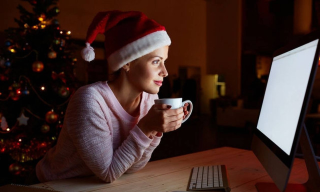 Γιατί πρέπει να αποφεύγετε τα social media την περίοδο των γιορτών