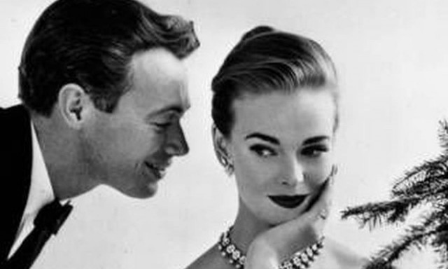 Χριστουγεννιάτικο... σεξ: 4 tips για να κάνεις τη βραδιά σας ξεχωριστή