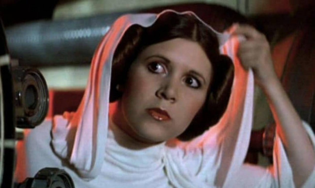 Ώρες αγωνίας για την «πριγκίπισσα Λέια» του Πολέμου των Άστρων - Υπέστη καρδιακό επεισόδιο (pic)