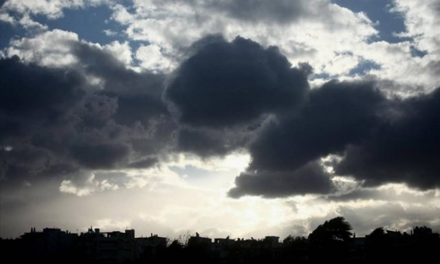 Weather Forecast: Clouds, light rain on Saturday (24/12/2016)