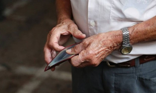 Συντάξεις χηρείας: Οι όροι, οι προϋποθέσεις και τα ποσά για τις νέες συντάξεις